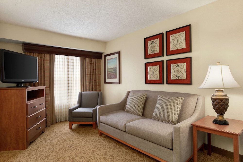 Premium Studio, 1 King Bed, Accessible, Bathtub photo 3