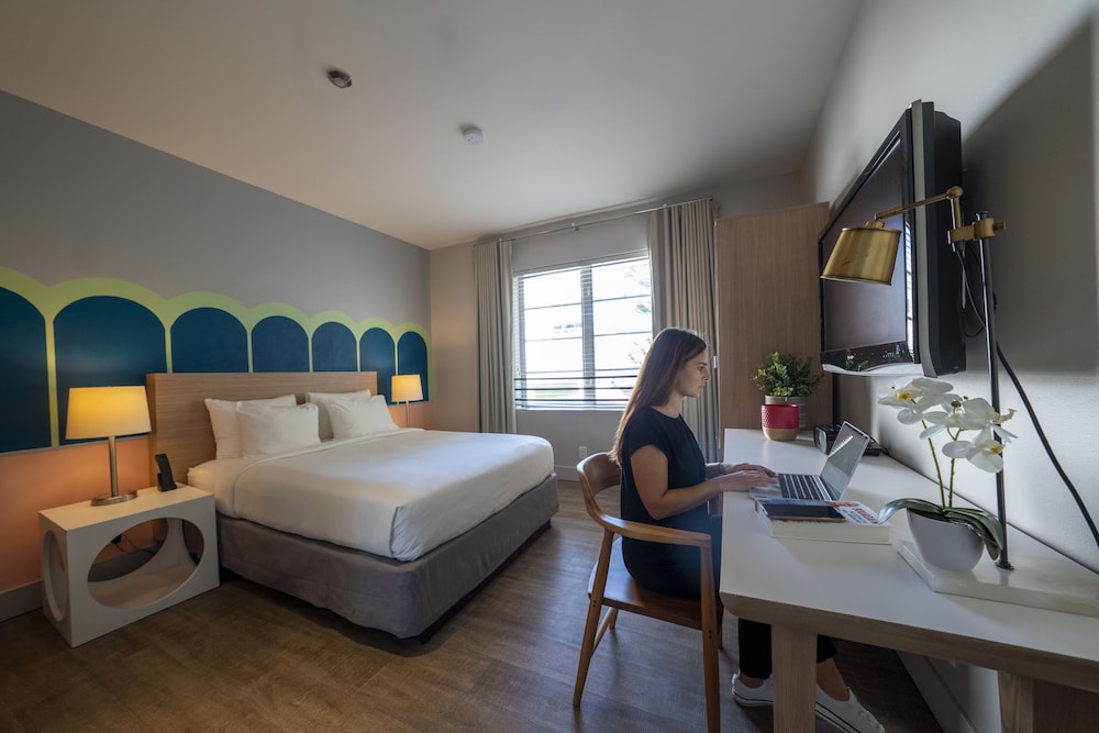 Premium Room, 1 King Bed