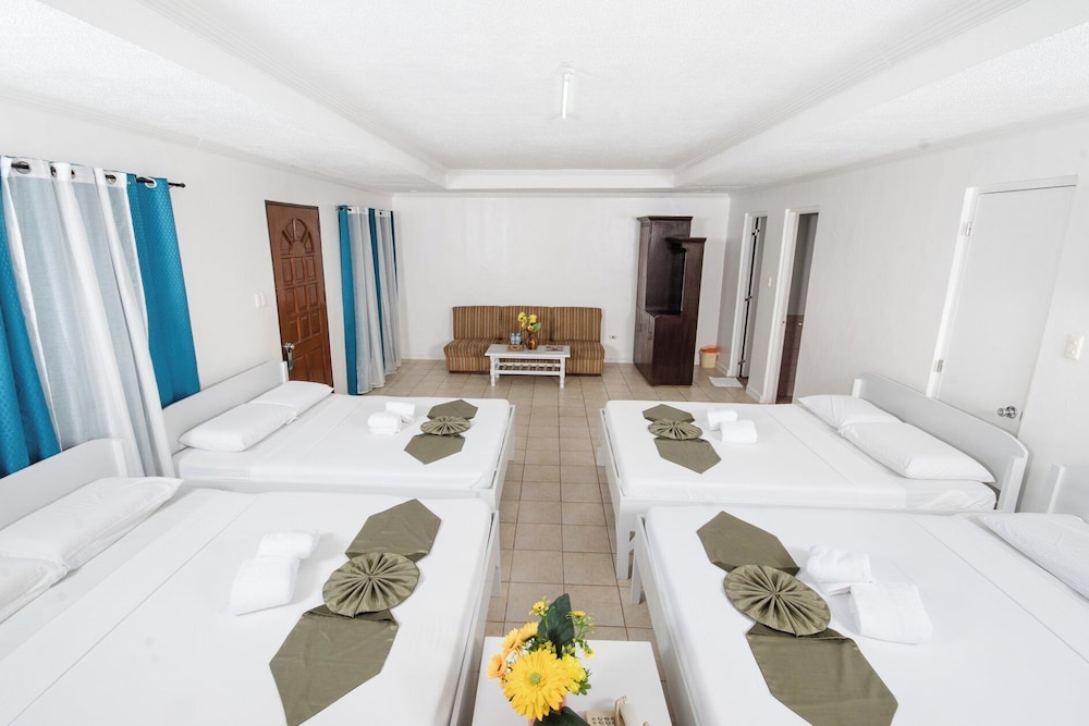 Family Room, Multiple Beds