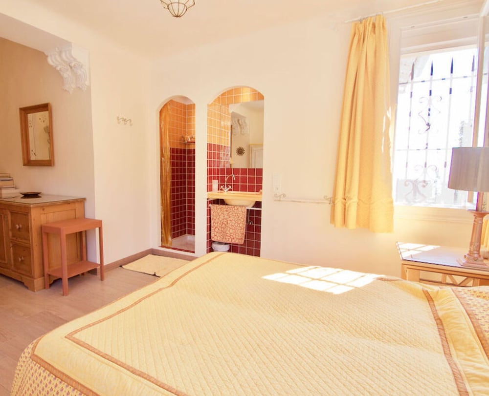 Villa photo 1