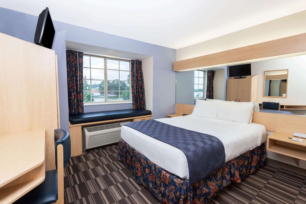 Standard Room, 1 Queen Bed, Non Smoking