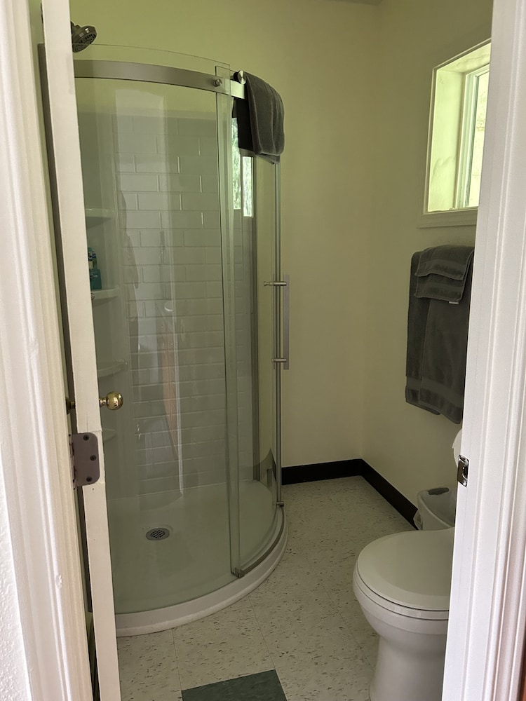 Economy Studio, 2 Double Beds, Private Bathroom, Ground Floor photo 3