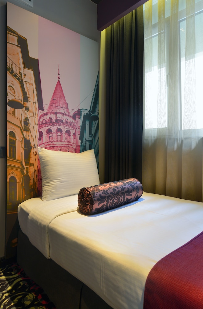 Standard Double or Twin Room, 1 Double or 2 Twin Beds photo 2