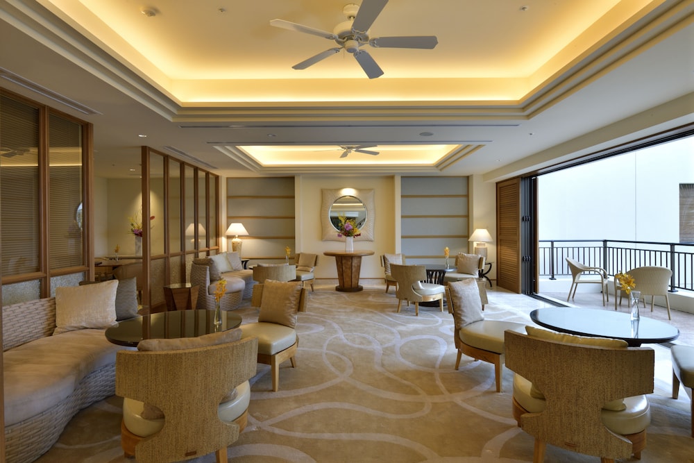 Luxurious Suite Room (Twin), with Private Pool, Lounge access, Non Smoking, Age 13+ Only photo 2