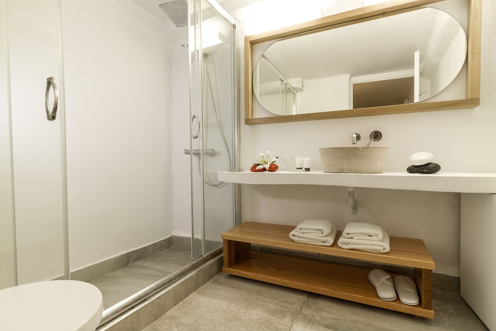Executive Suite with Plunge Pool & Caldera View - Photo 5