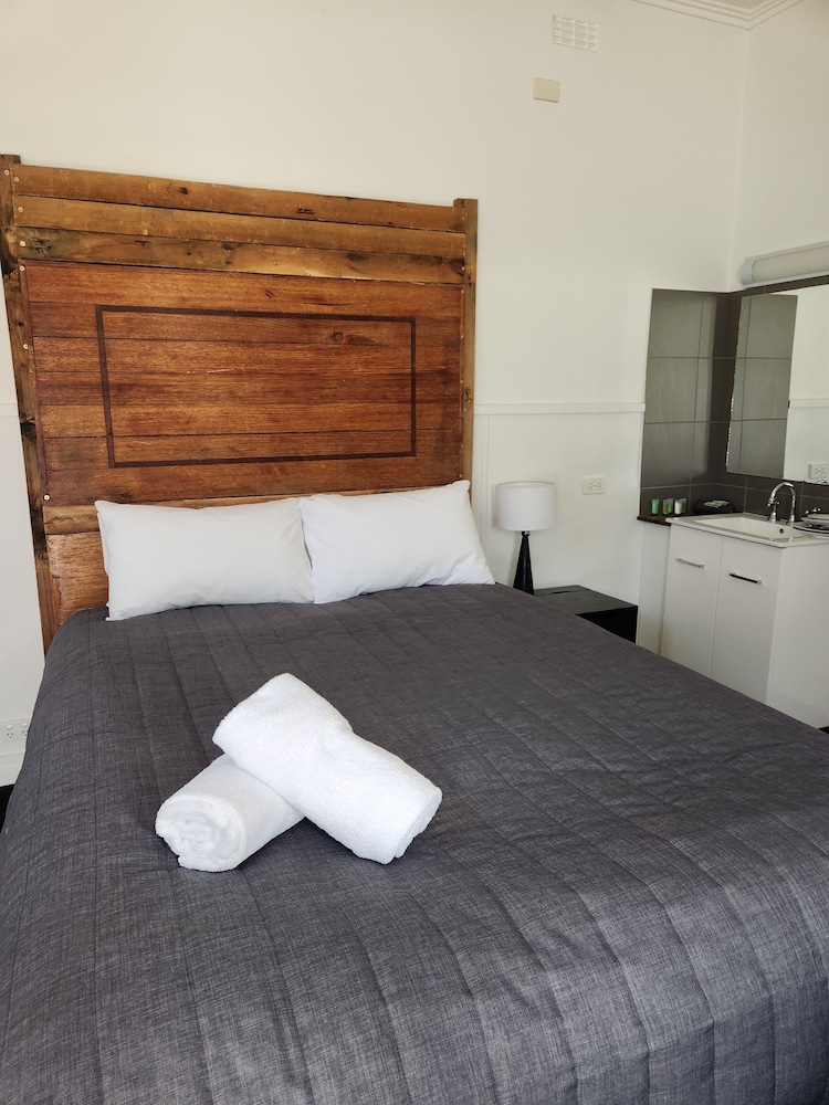 Comfort Double Room, 1 Queen Bed - Photo 3
