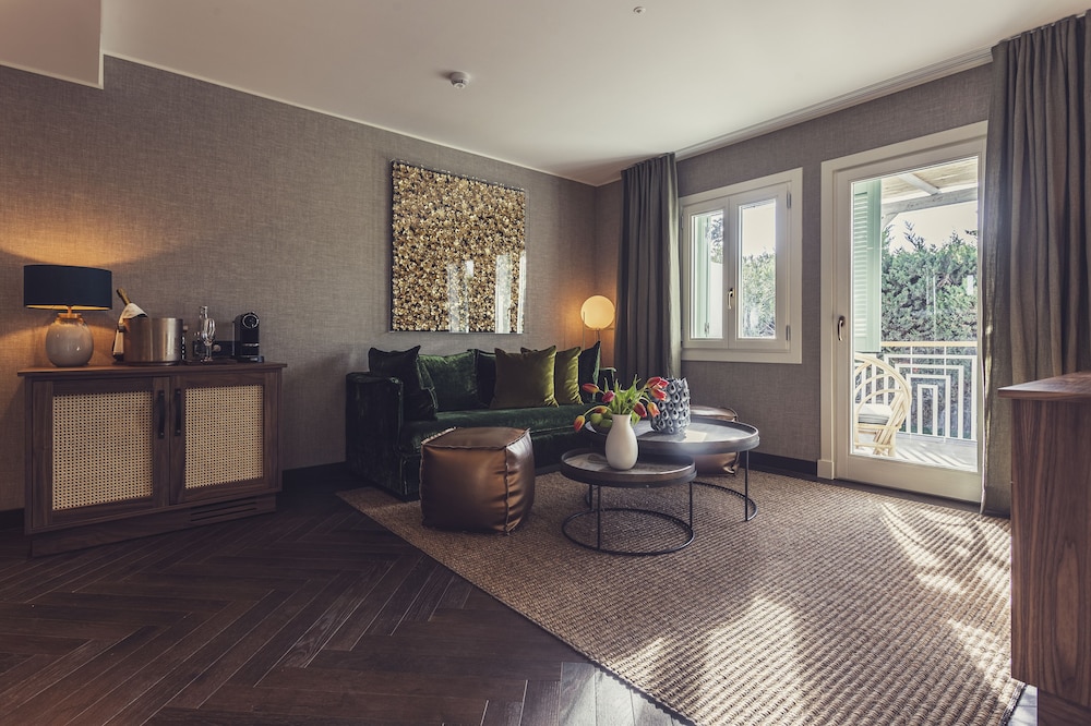 Deluxe Bungalow, 2 Bedrooms, Terrace thumbnail 6