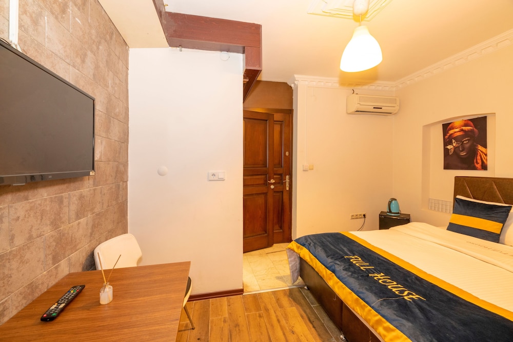 Economy Double Room photo 2