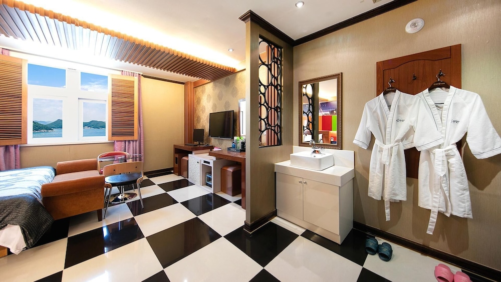 Basic Room, 1 Bedroom (101 ( No cooking )) photo 3
