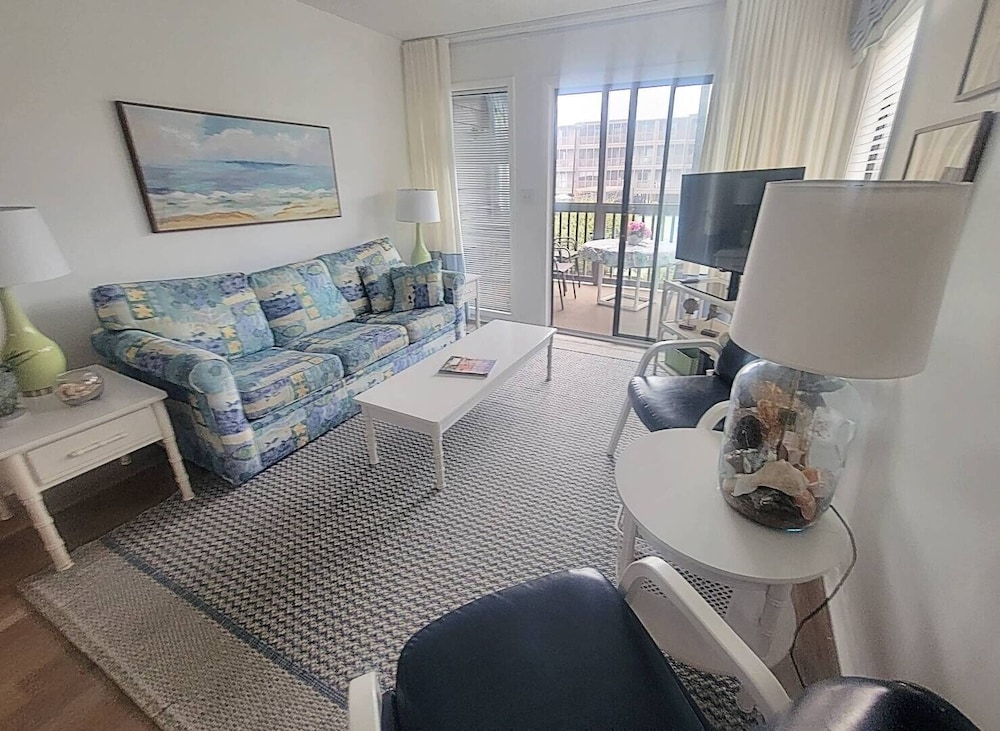 Condo, 3 Bedrooms
