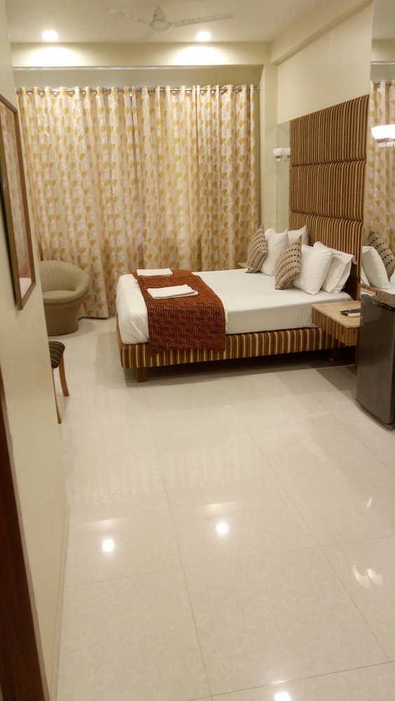 Deluxe Room - Photo 4