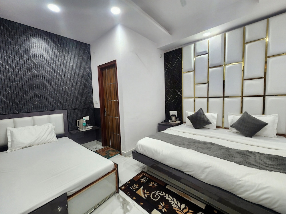 Deluxe Triple Room, City View
