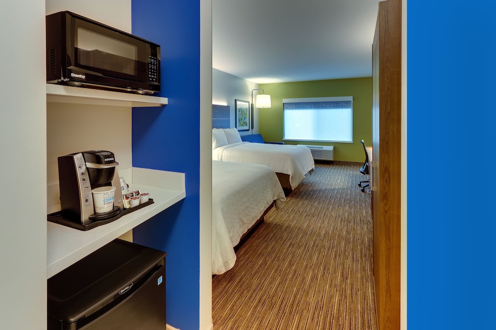 Suite, 2 Queen Beds - Photo 5