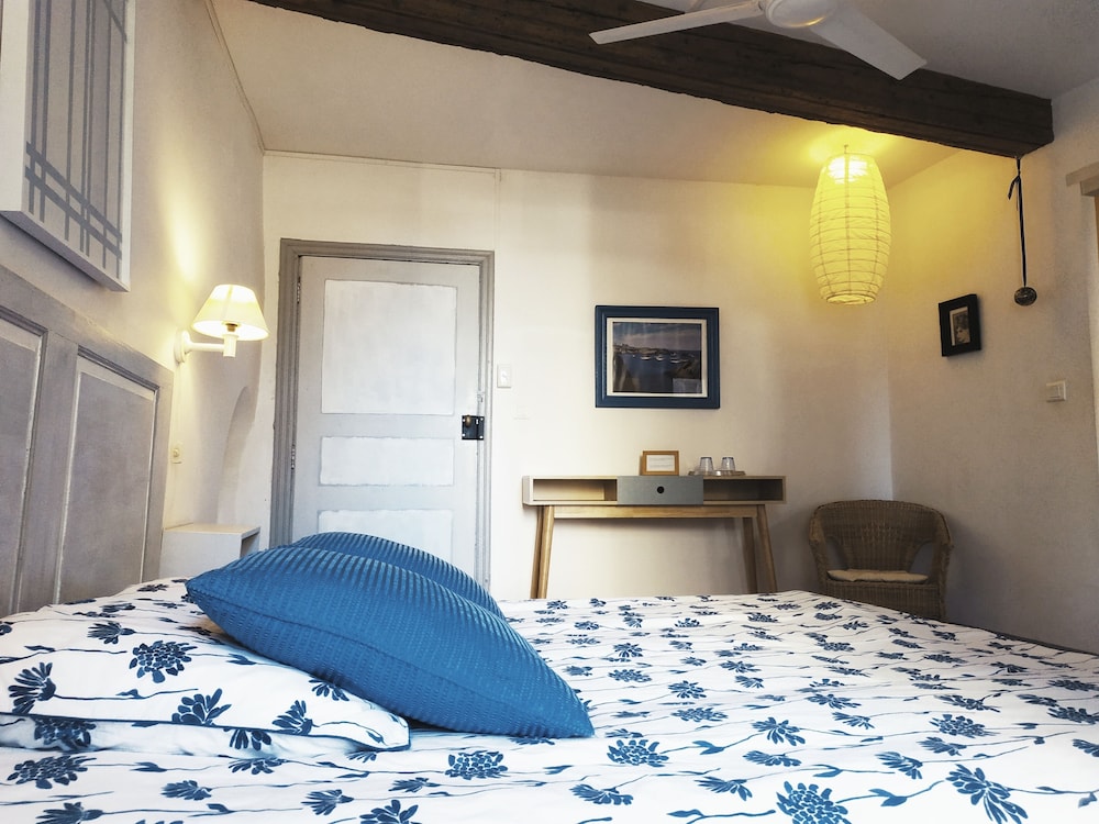 Double Room (Bleu)