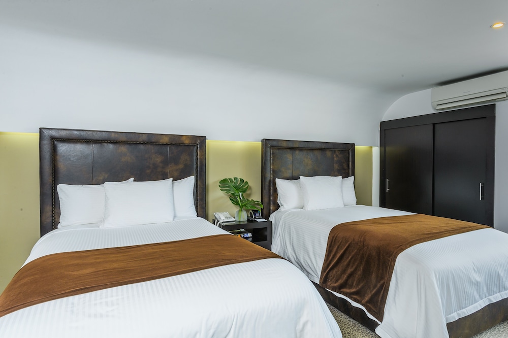 Executive Room, Two Double Beds - Photo 1