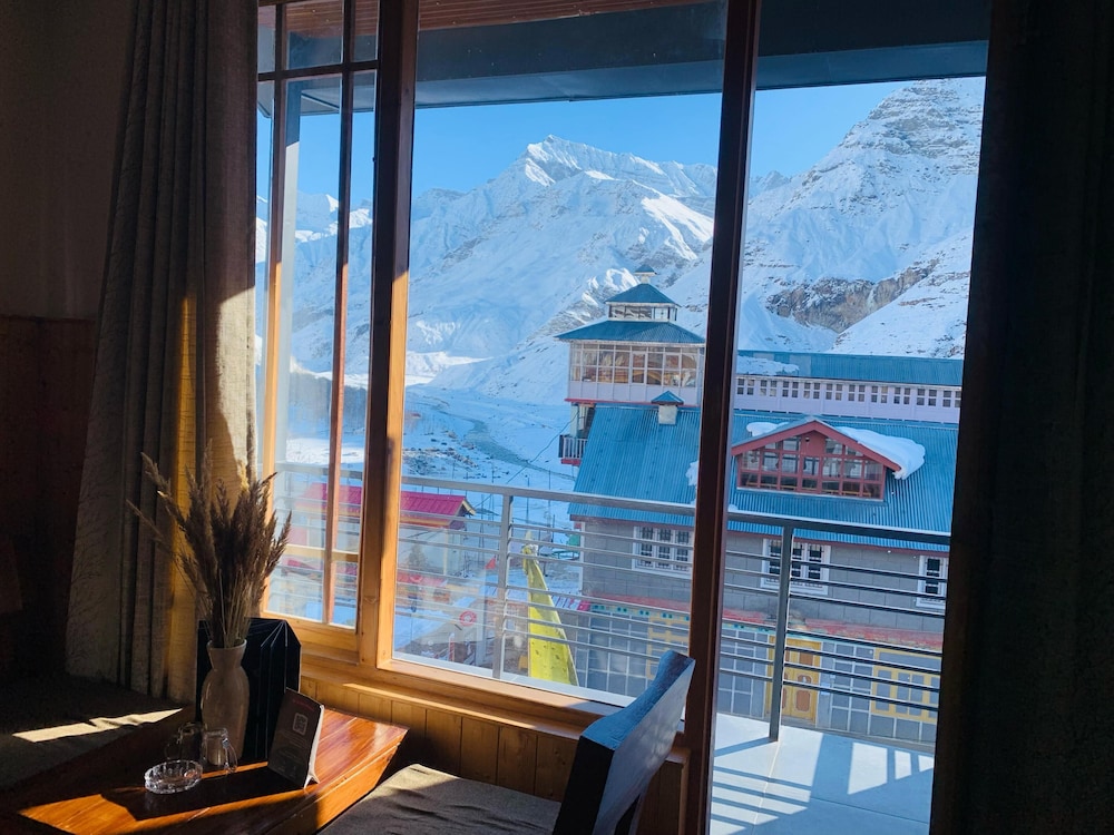 Luxury Double Room, 1 King Bed, Balcony, Mountain View