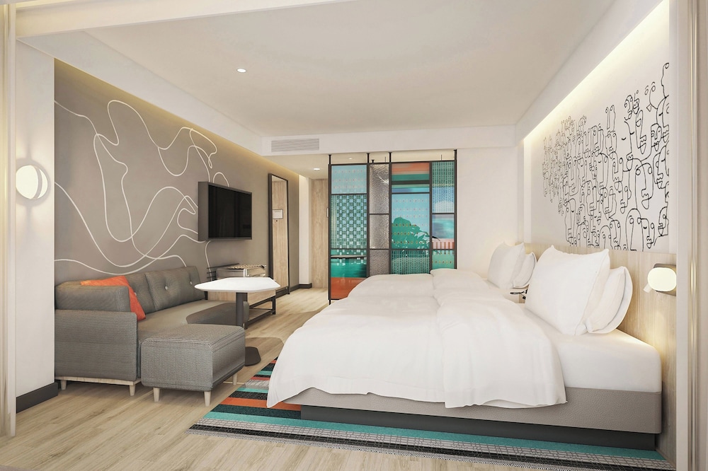 aloft Double Room, Room, 2 Double Beds, Garden View photo 3