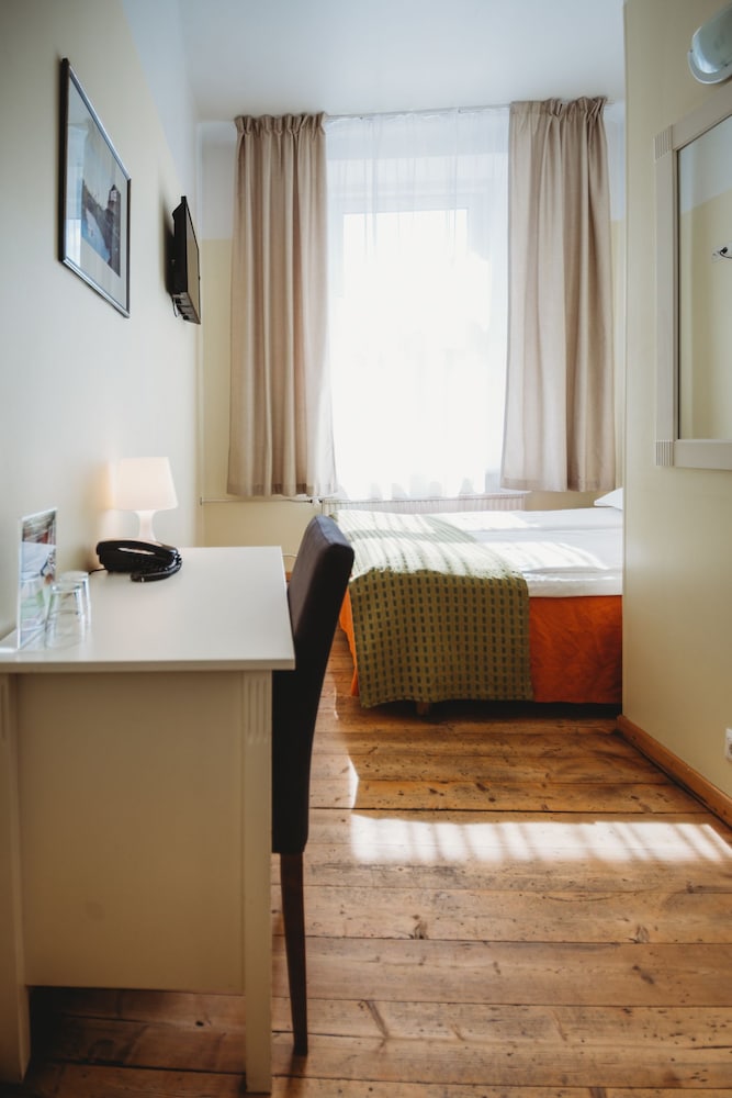 Economy Double Room, photo 7