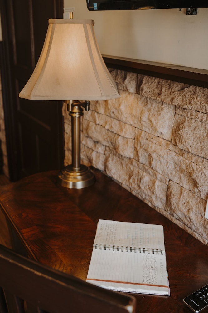 Chambre Confort, 1 grand lit, salle de bains privée (Le Soleil levant) photo 3
