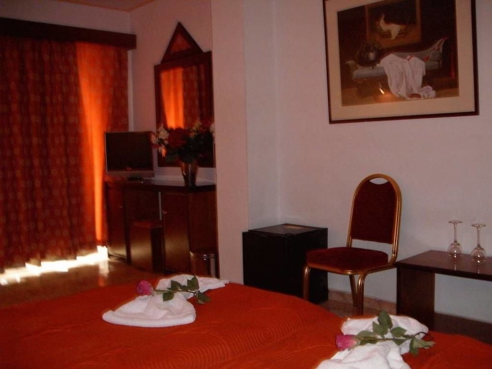 Double or Twin Room - Photo 6