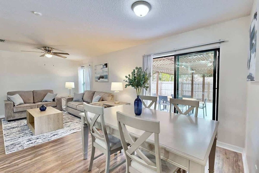 House, Multiple Beds, Patio, Garden View (6354 Enterprise Dr)