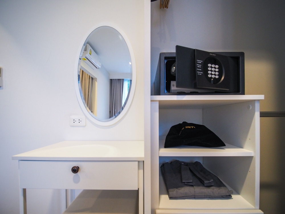 Classic Twin Bed - Photo 10