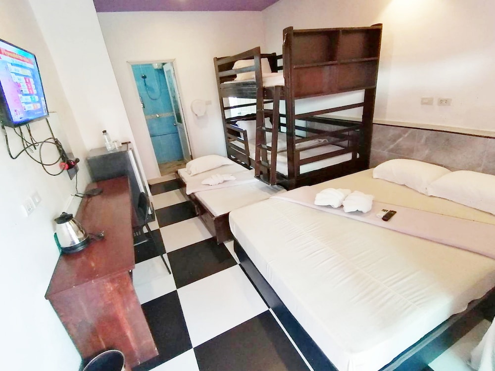 Family Room, Multiple Beds, Resort View, Ground Floor photo 1