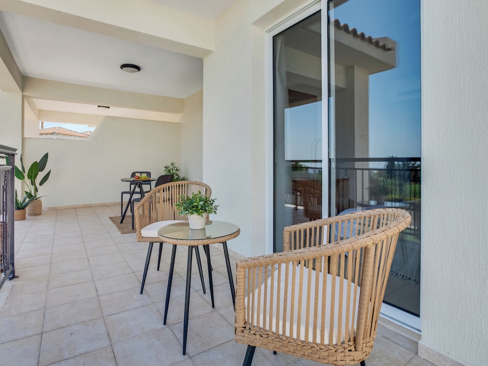 Apartment, 1 Bedroom, Balcony, Ocean View photo 2