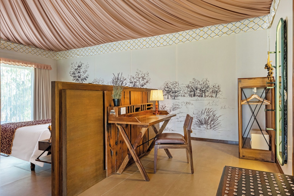 Luxury Tent with Private Courtyard