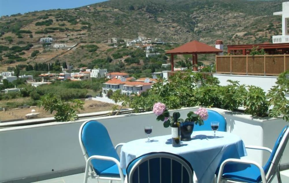 Classic Studio, 1 Bedroom, Microwave, Sea View photo 2