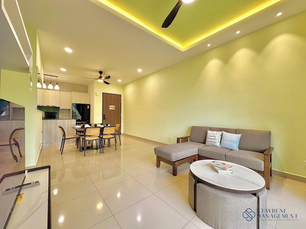 Comfort Apartment, 3 Bedrooms, City View thumbnail 5