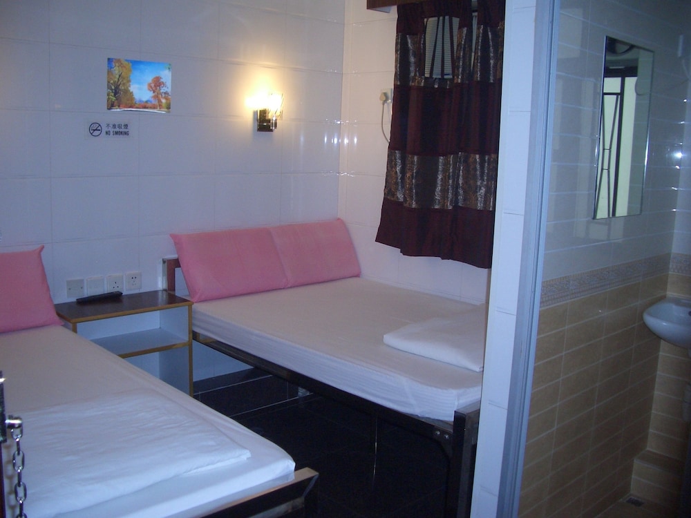 Economy Twin Room photo 1