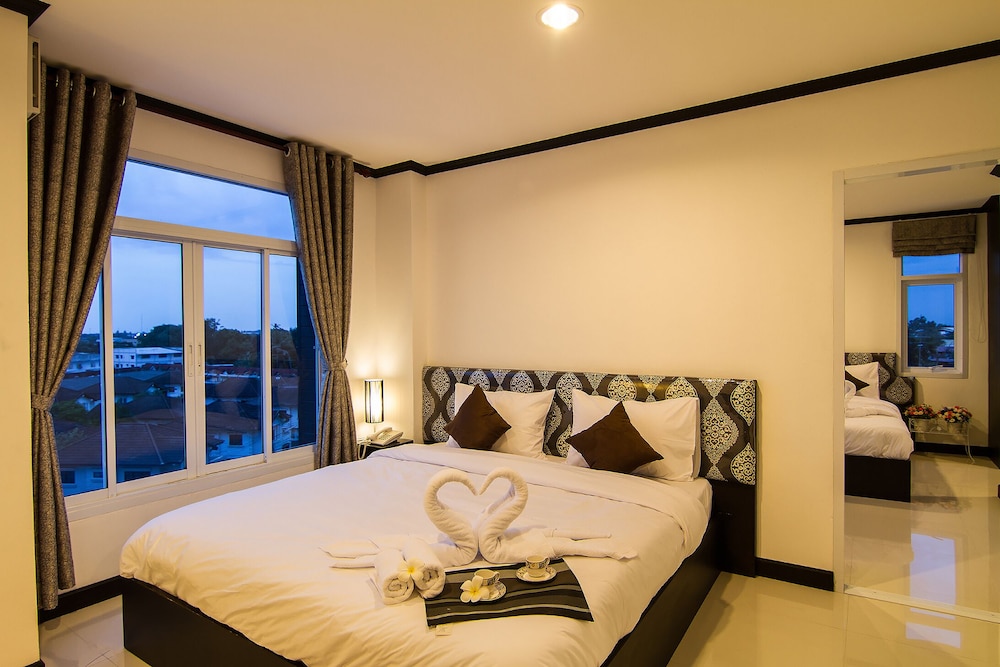 Family Quadruple Room, 2 Queen Beds photo 1