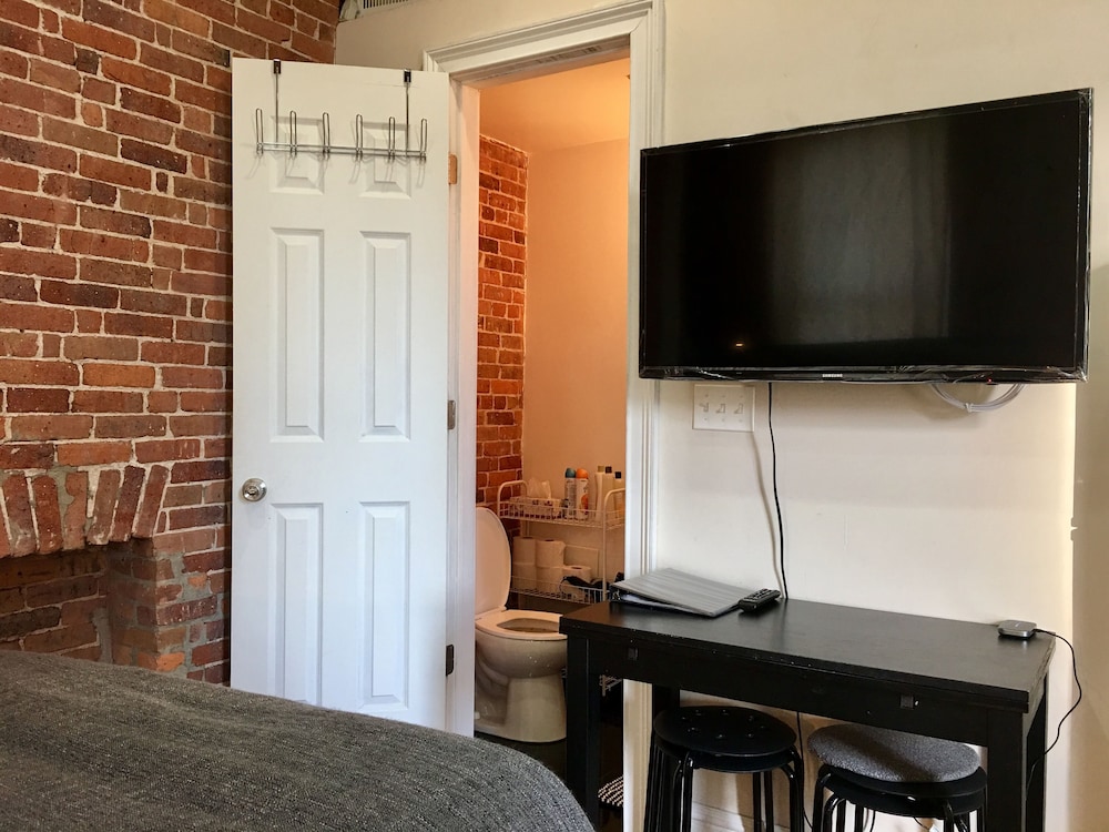 Deluxe Studio, Multiple Beds, Kitchenette photo 2