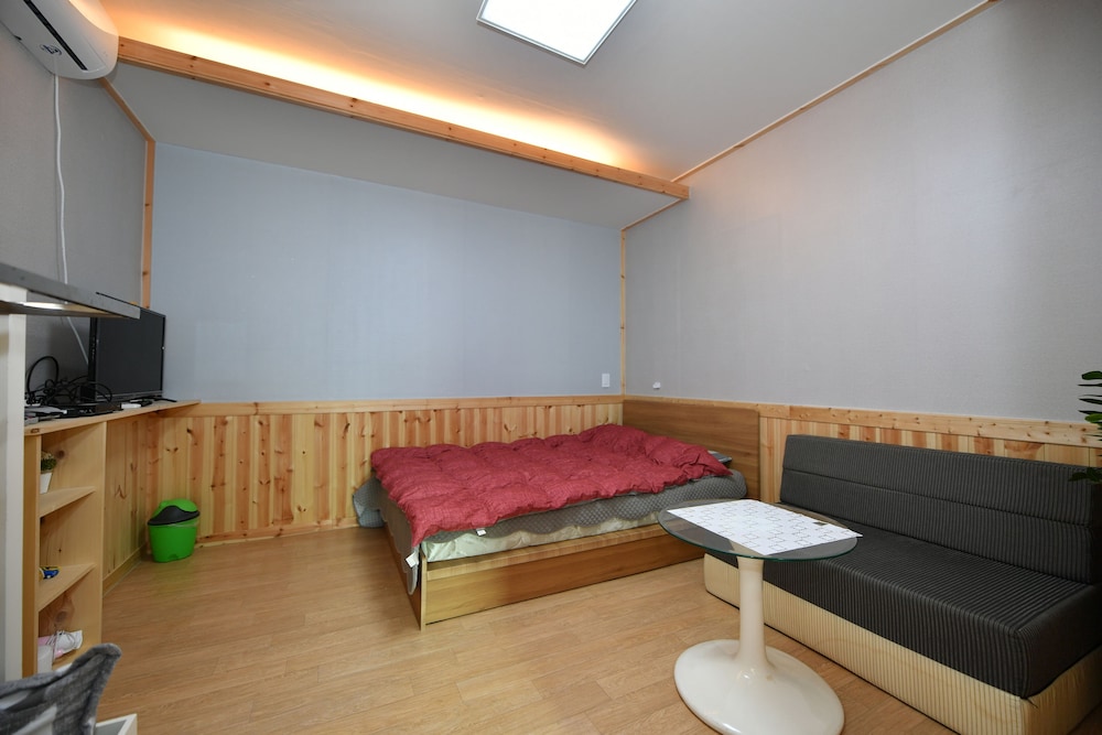 House, 3 Bedrooms photo 2