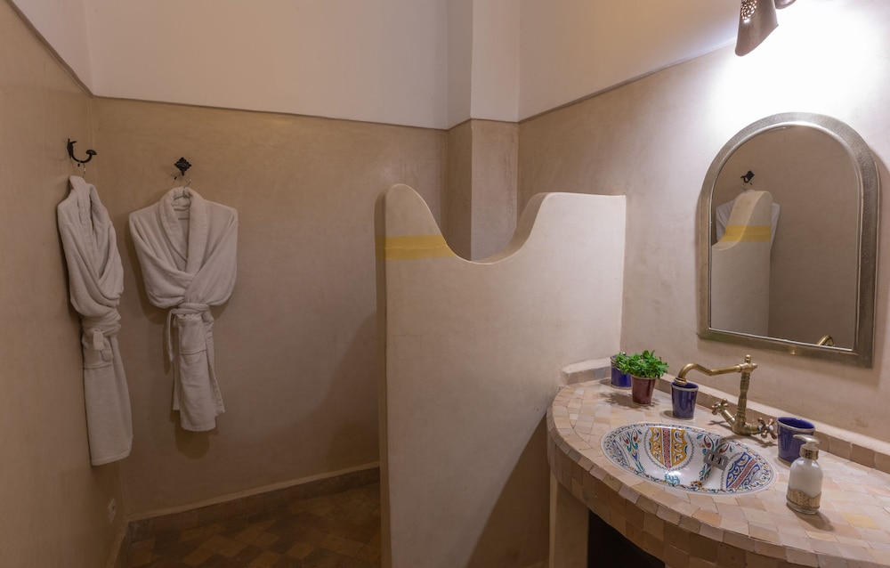 Comfort Double Room, Ensuite, Pool View (Agerzam)