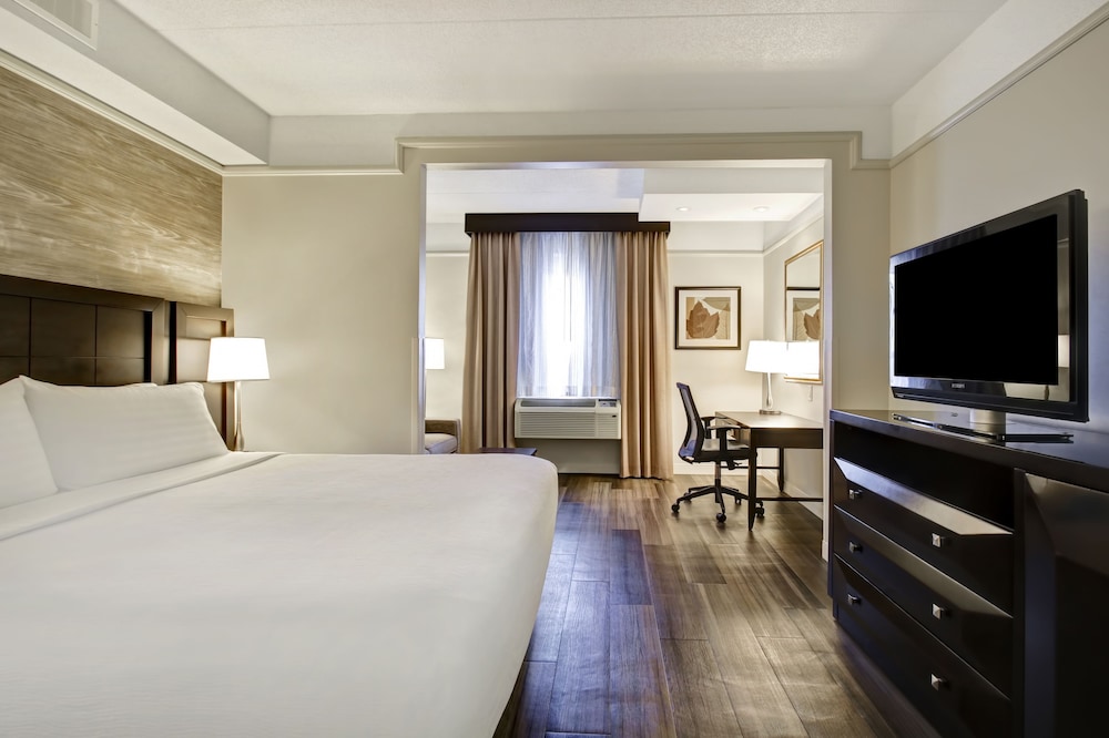 Standard Room, 1 King Bed - Photo 5