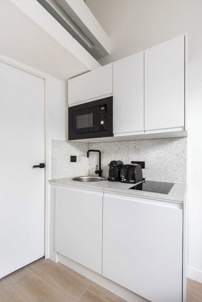 Apartment photo 2