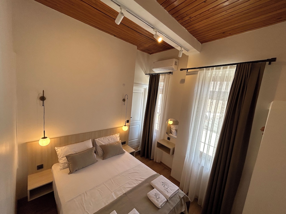 Quarto Econômico