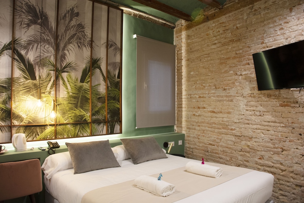 Double Room, Hot Tub - Photo 5