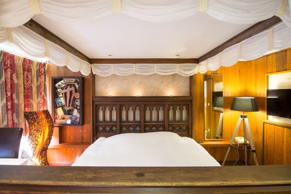 Exclusive Room