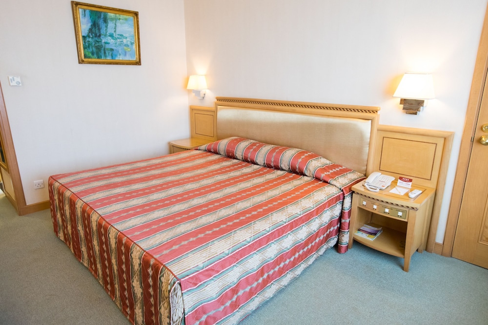 Standard Twin Room - Photo 1