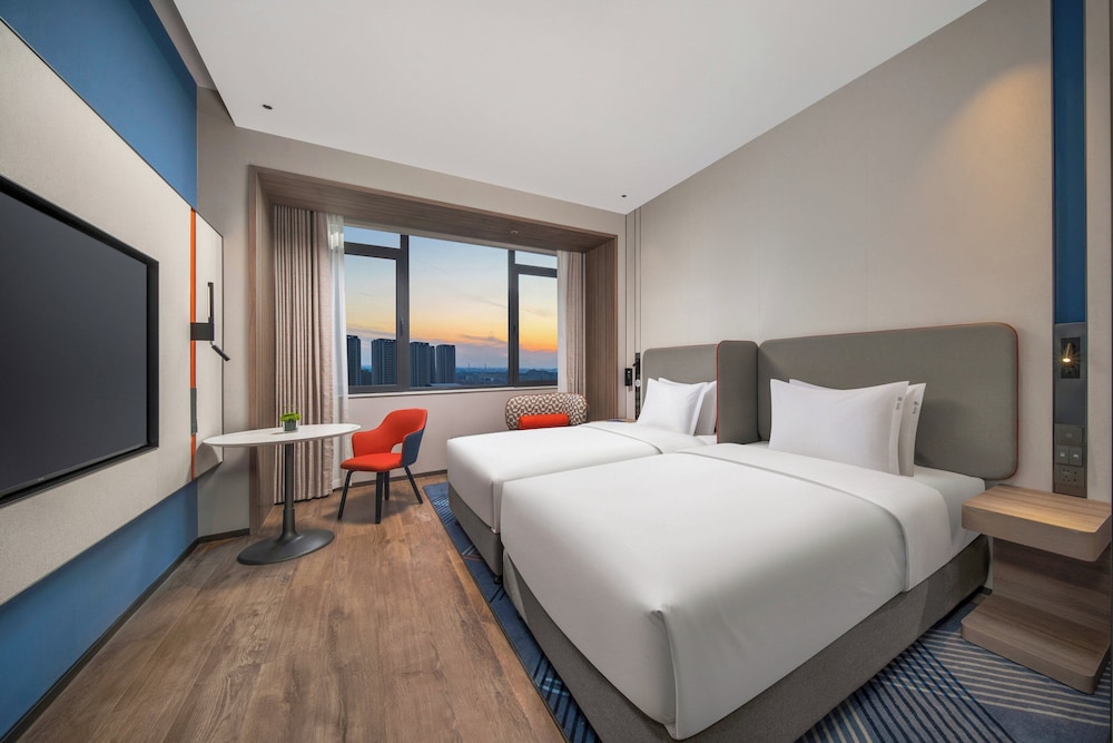 Standard Room, Multiple Beds (High Floor)