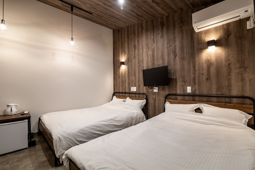 Standard Twin Room, Non Smoking photo 1