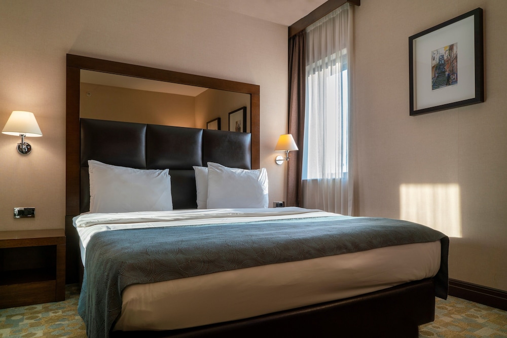 Available room