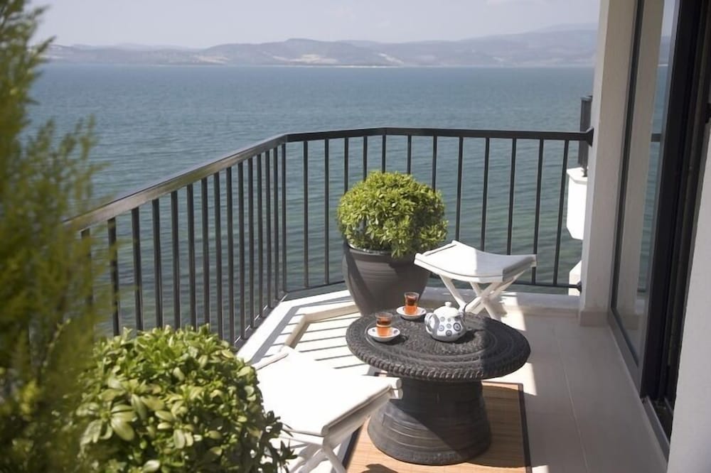 Executive Suite - Photo 10