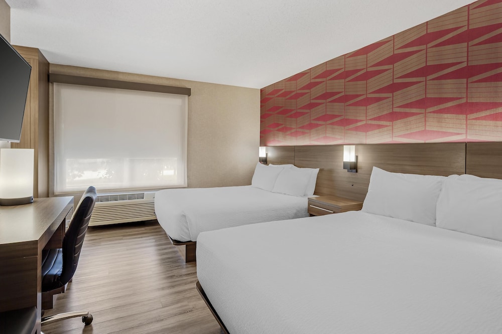 Suite, Multiple Beds, Non Smoking, Kitchenette - Photo 2