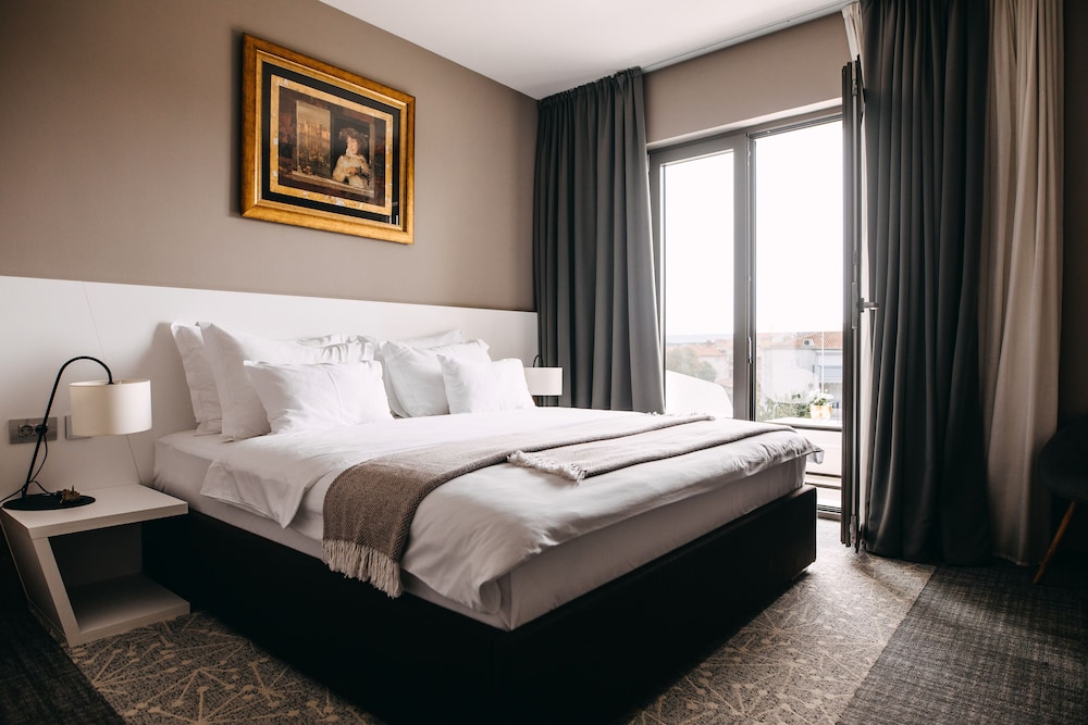 Deluxe Double Room, Courtyard View photo 1