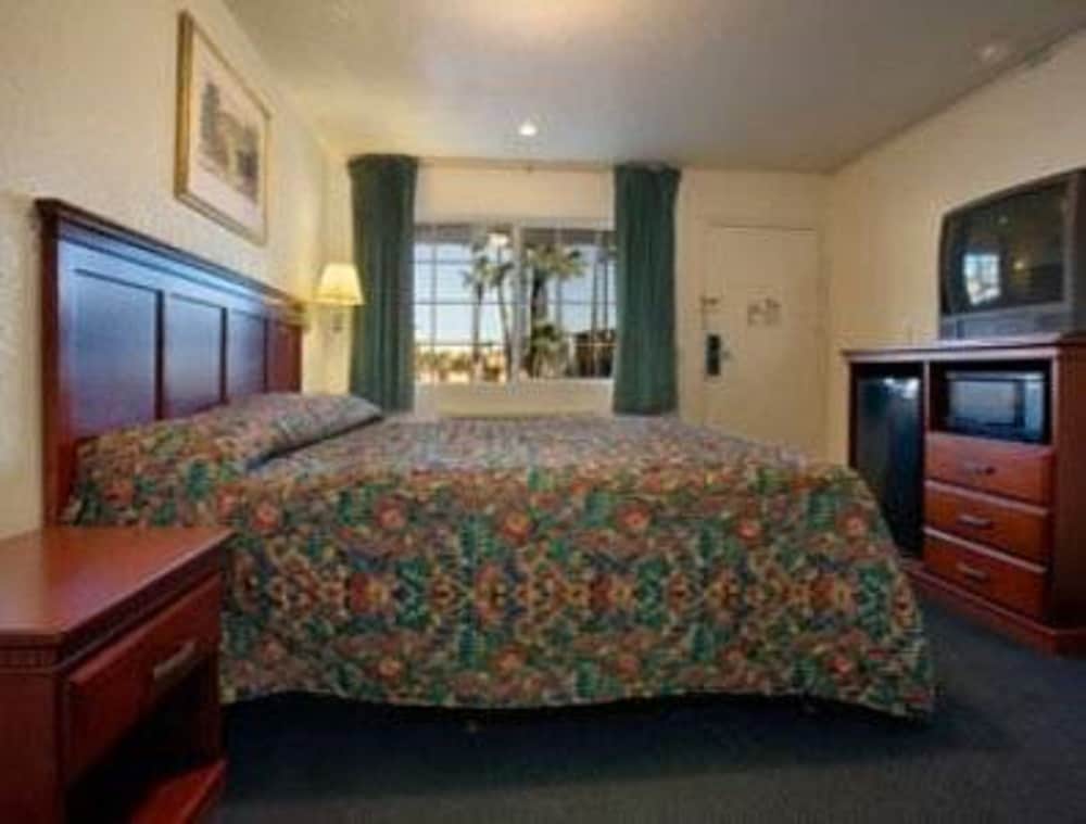 King Jacuzzi Room - Smoking photo 2