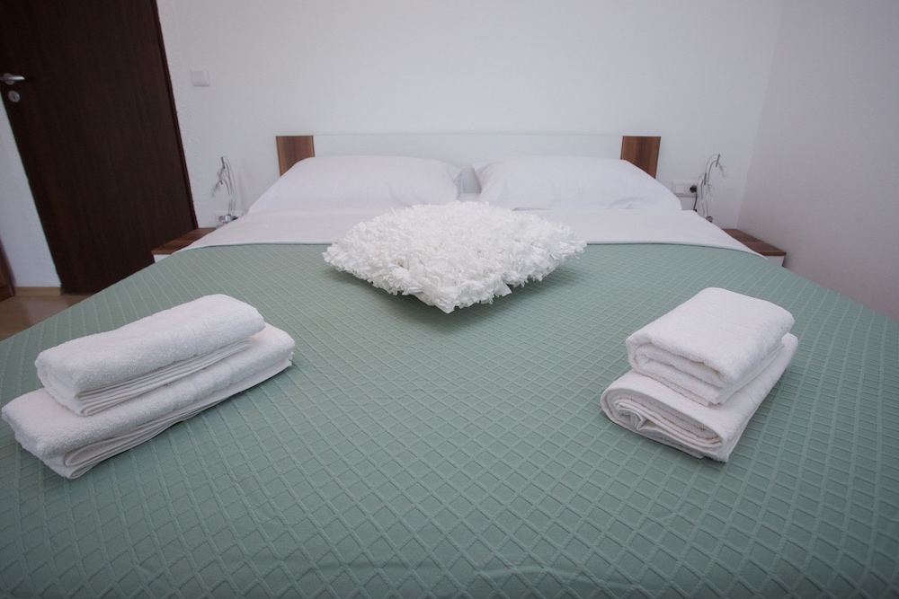 Apartment (2)